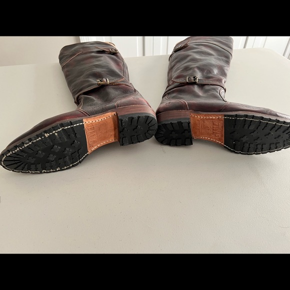 Frye leather boots. Great condition. Brown leather size 7.5M - Picture 3 of 4